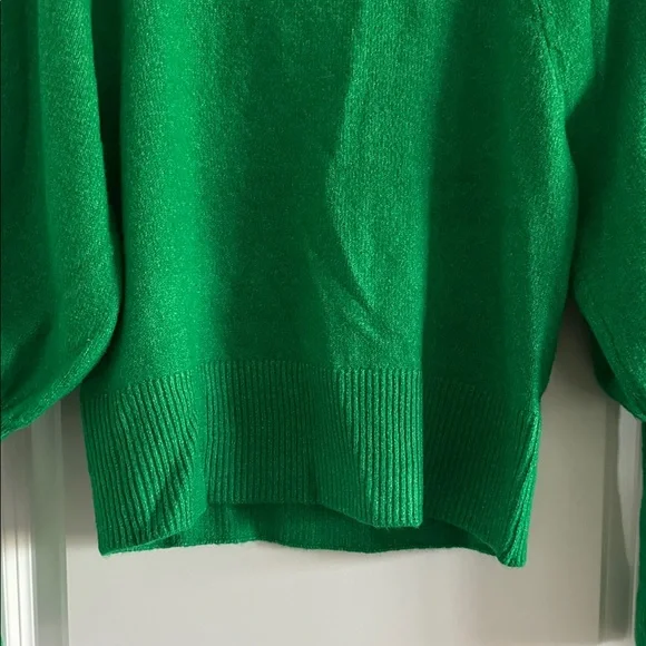 CeCe Brand Woman’s Vibrant Green Crew Neck Sweater - Size XS - Picture 5 of 7